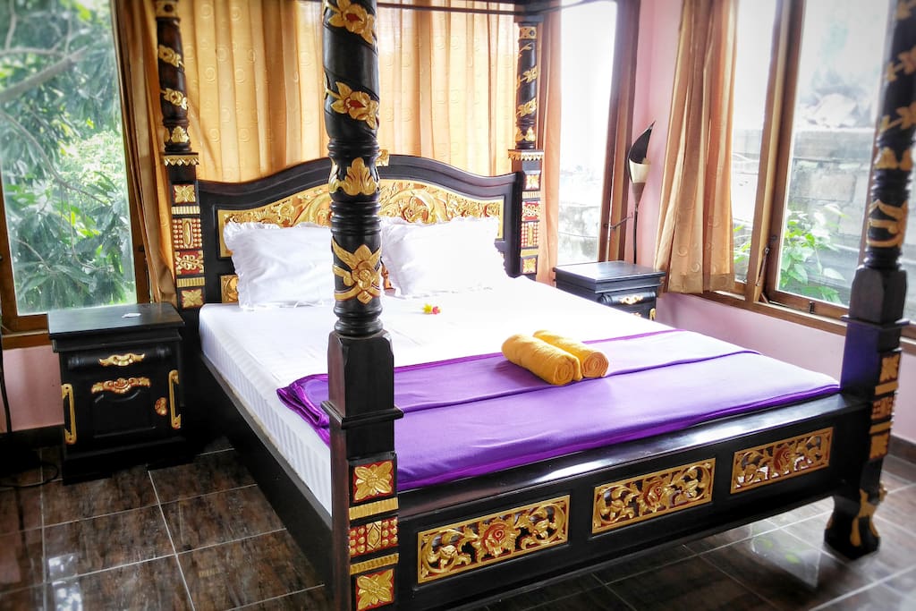 Queen Bed