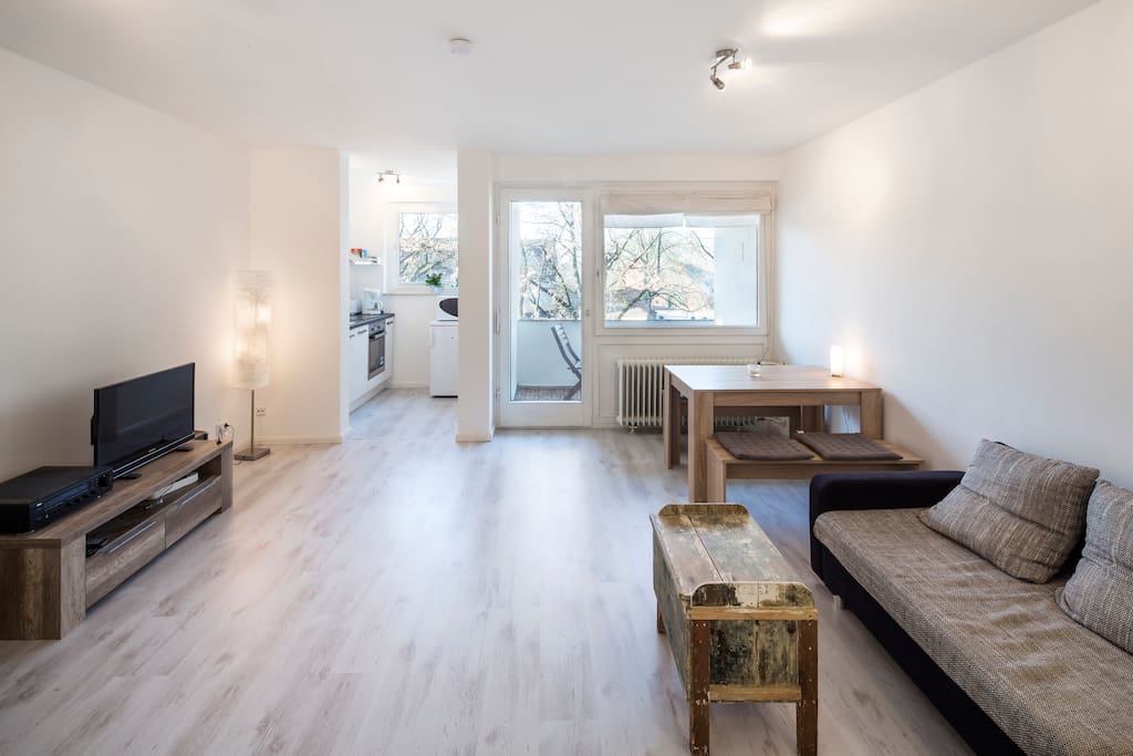 Musik Anlage, und TV mit Youtube und Netflix