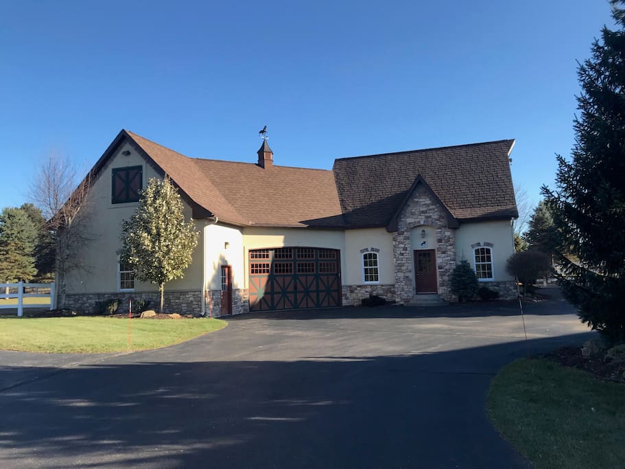 Barn / Garage