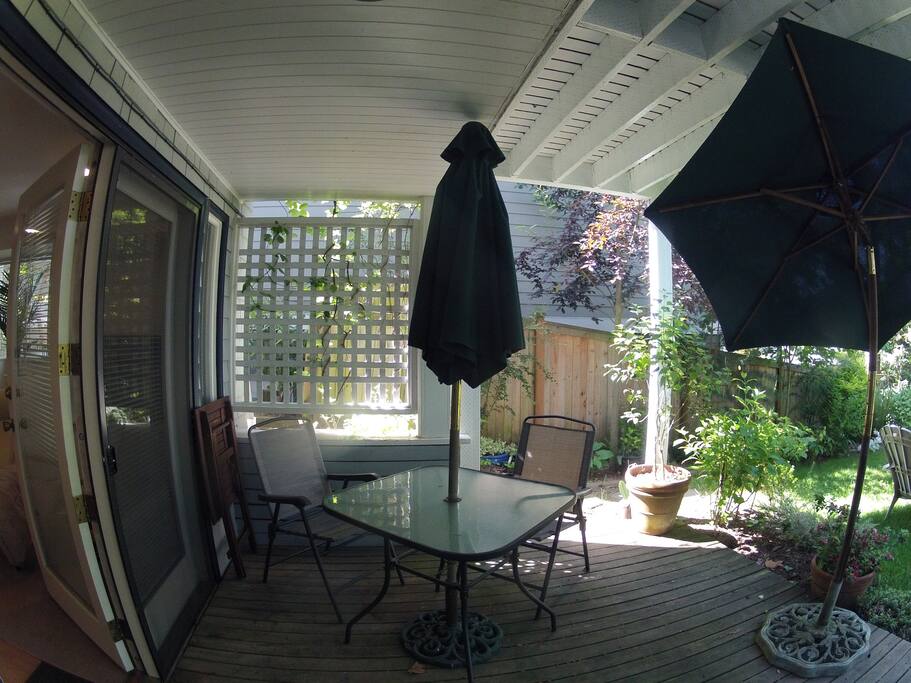 Outdoor eating
