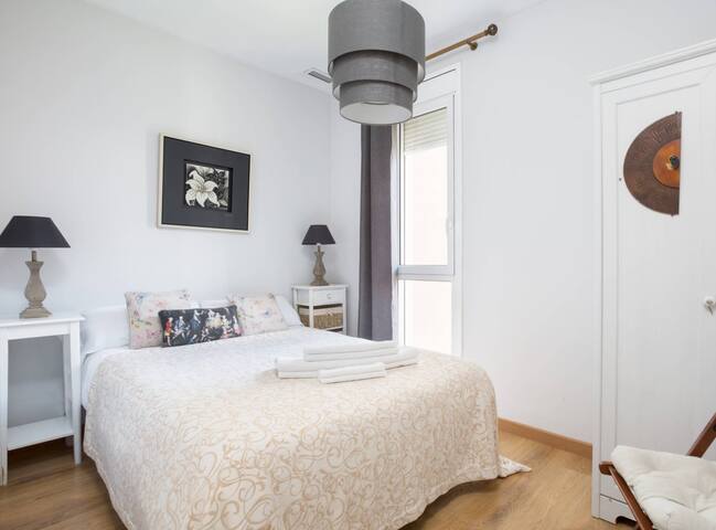 Landscape Cozy and bright apartment gallery image 5