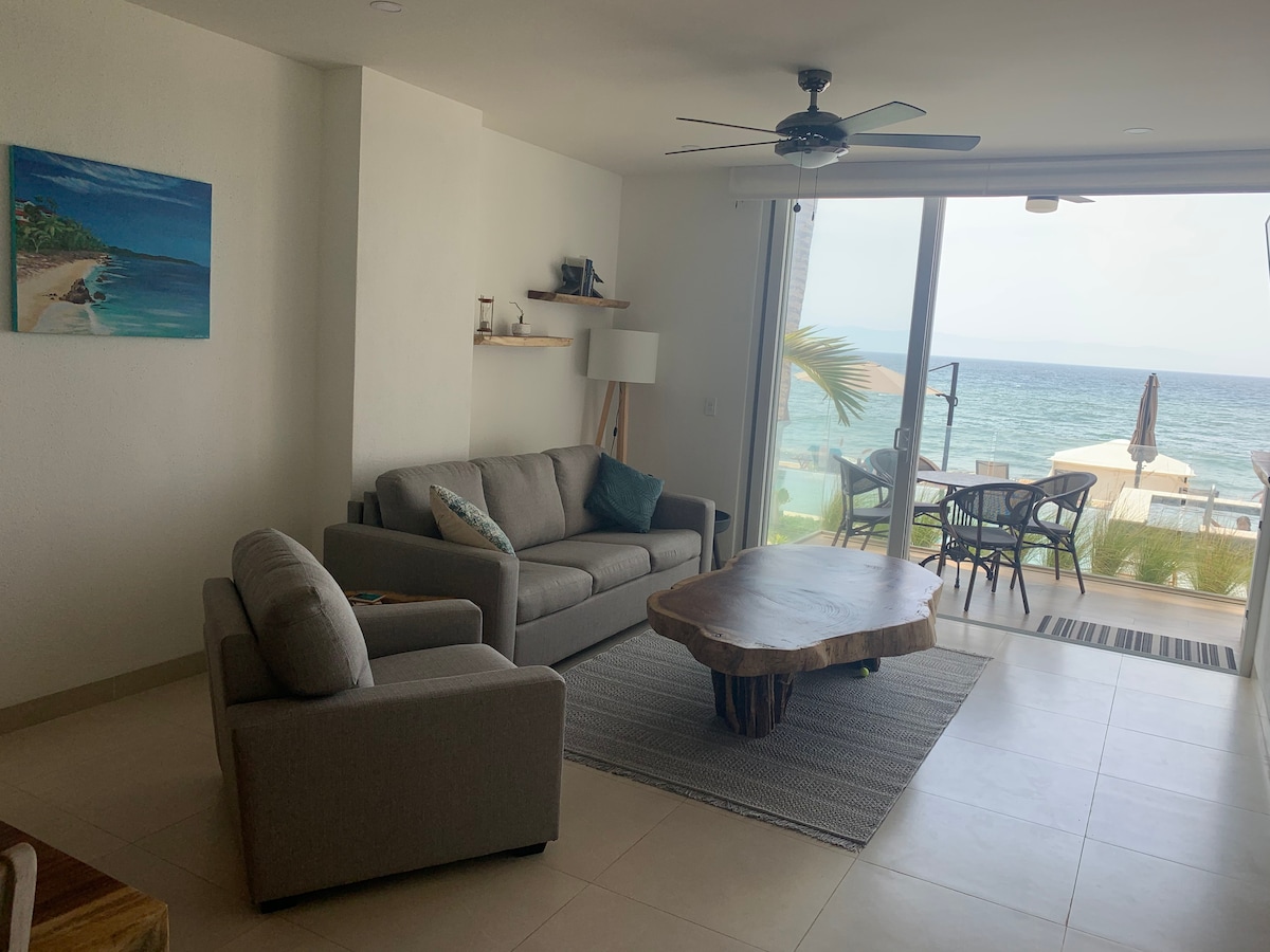 Popular Airbnb listing: *Oceanfront Oasis* right on the beach❤️of Bucerias in Bucerías