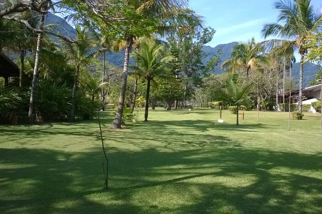 Gramado de acesso à praia