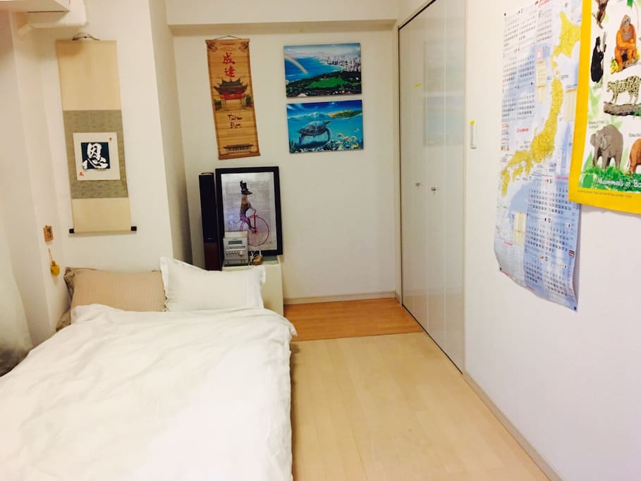 MAX 2p can stay
1 room
1 Double bed
No smoking
220 ppt speed wifi paid rental service(¥1000/day)
Luggage Storage Service
(1Luggage Price/2hour ¥1000)
Clean Up Room Service(¥7000)
Check in 3pm
Check out 11am
最大2名宿泊
1ルーム
ダブルベッド
禁煙
ポケットWIFIレンタルサービス(¥1000/day)
荷物預かりサービス/1個の荷物価格
(2hour ¥1000)
滞在中お掃除サービス(¥7000税込)