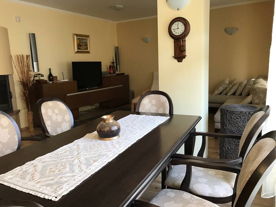 Dining room.