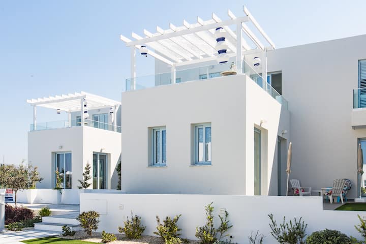 165011 Bd 165011 Bd 165011 Bd Blue Diamond Beach Villas Paphos 100m From Beach Villas For Rent In Paphos Paphos Cyprus