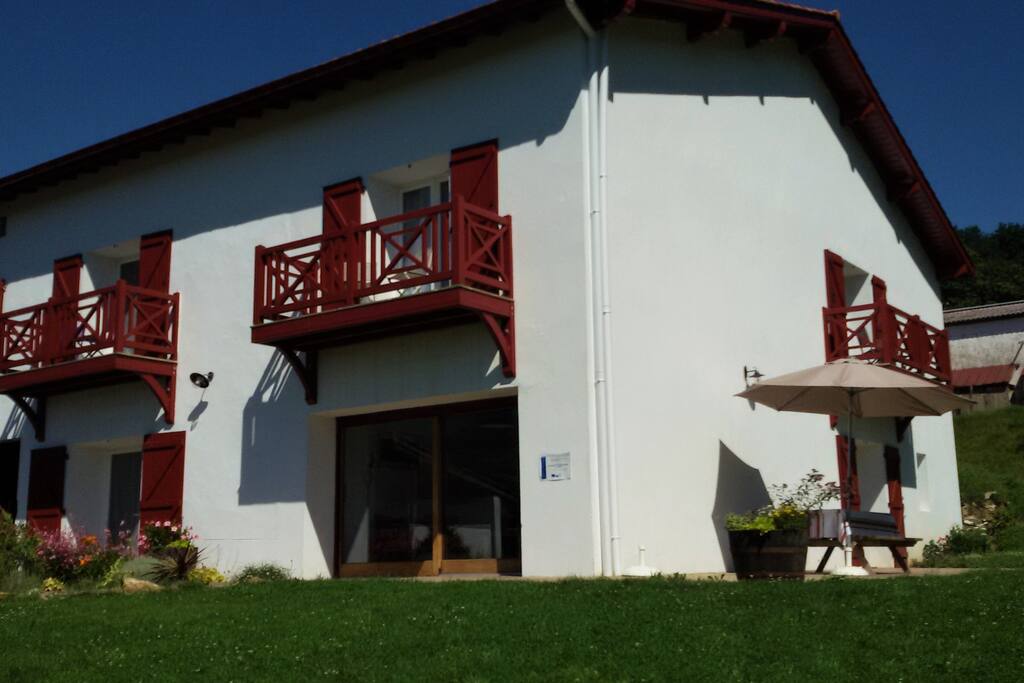 Chambres d’hôtes Ondicola au Pays Basque, à Macaye, près de Saint Jean Pied de Port, Itxassou, Cambo Les Bains, Espelette, Saint Jean De Luz, Biarritz, Bayonne
