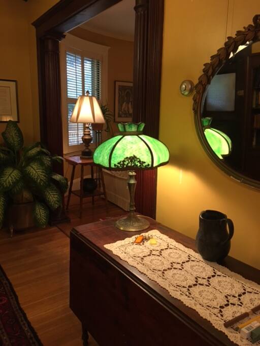 Gracious front hall with fridge and kettle