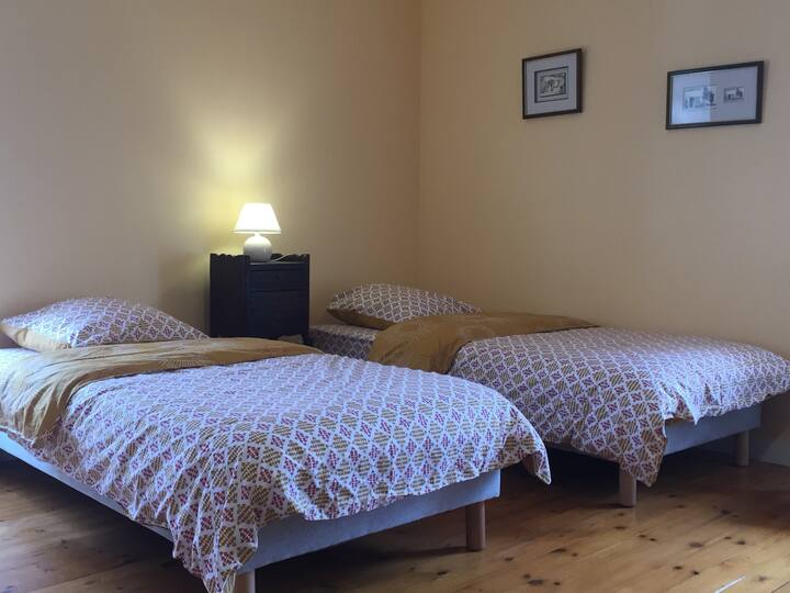 Miegamasis su 4 lovomis (90 cm) Logis des Ponnes