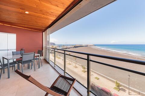 Exclusive apartment with sea views