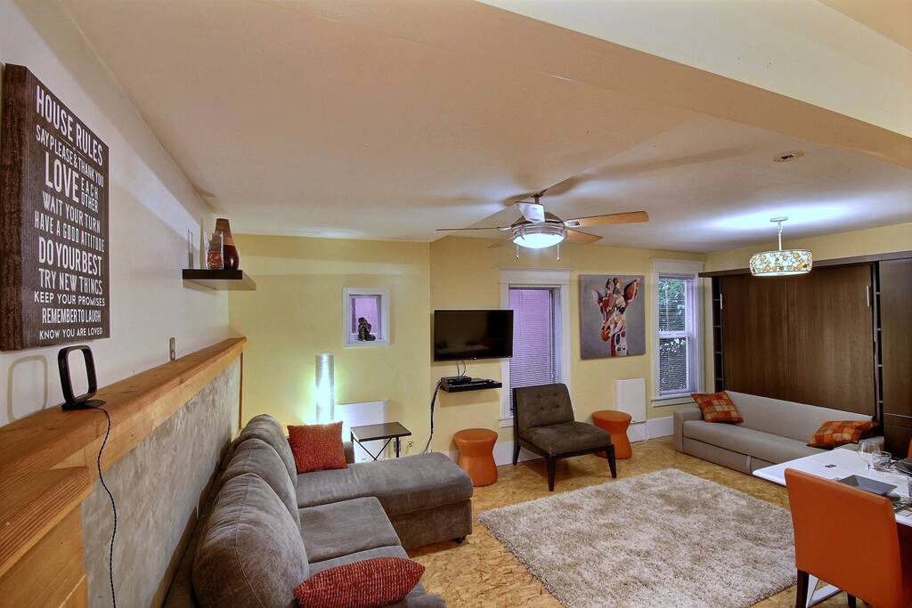 Easy, comfortable living for 4. High speed internet, cable, HBO, DVD player, and clock speaker w/ headphone jack (aux cord).
