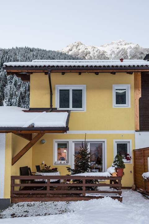 Cozy Alpine Stay in Kleinarl – Near Ski & Hikes