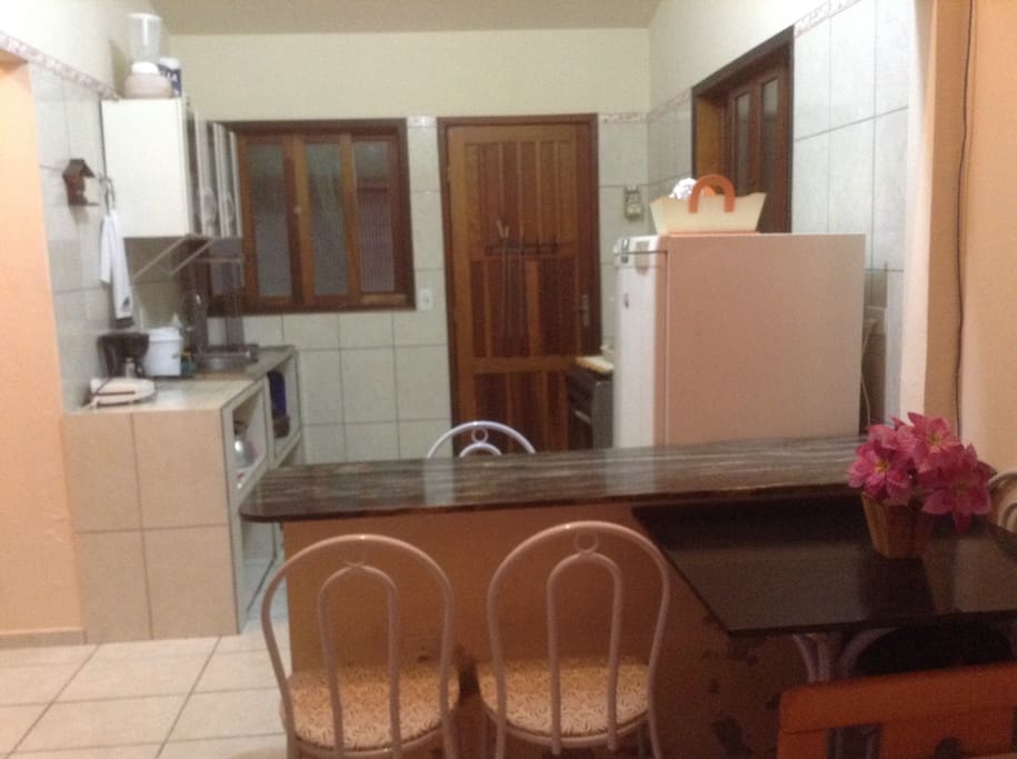 Cozinha mobiliada e equipada