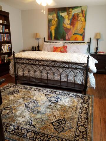 Cozy 2 bedroom, quiet comfy getaway