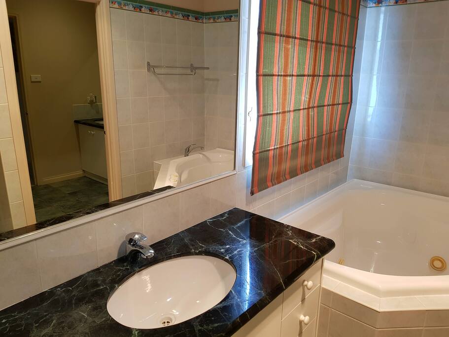 Main Ensuite