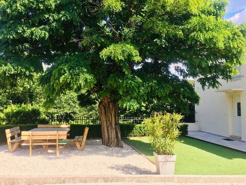 MAGNANERIE LEONY: Quiet house with garden