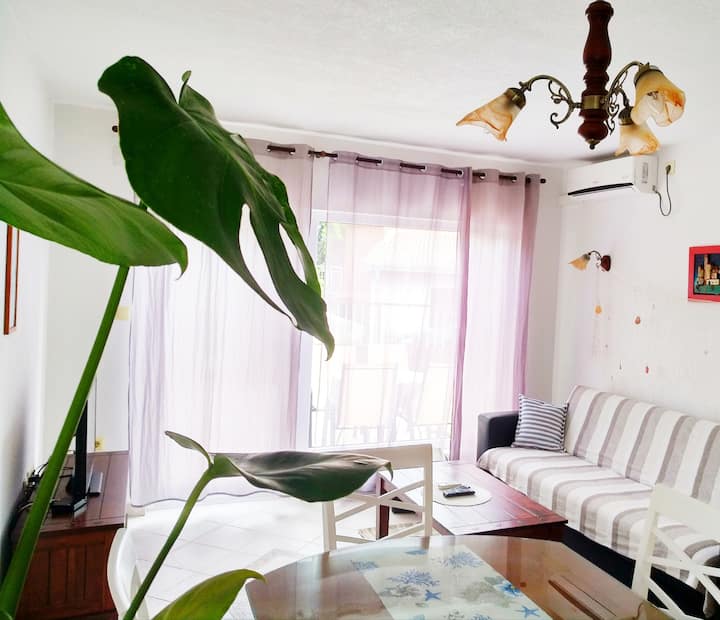 Ideal Family Apartment Near Sea  / Trogir - Okrug Gornji