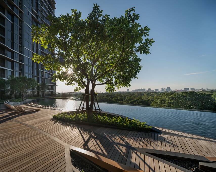 INFINITY VIEW SWIMMING POOL