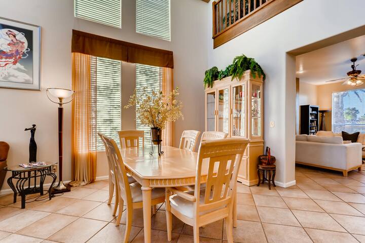 Stunning Las Vegas Estate! gallery image 5