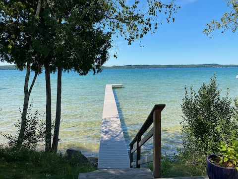 Splendid 4BR/2BA Torch Lake/Bellaire Home, Sunsets