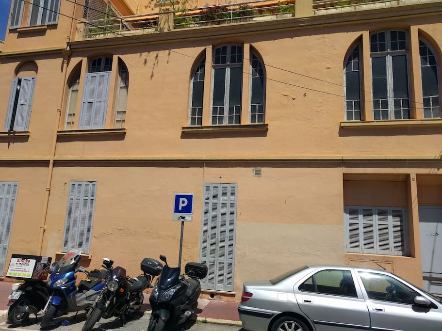 Entrance on Rue Legoff