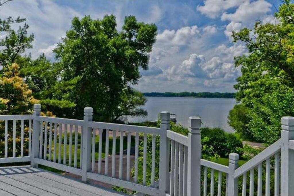 Front deck view3