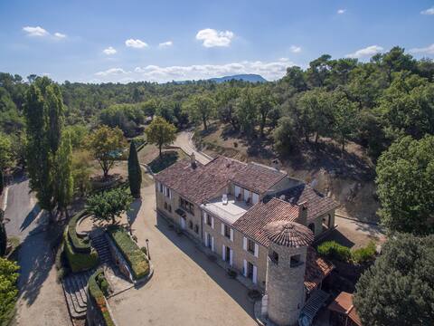 Beautiful Provencal holiday estate