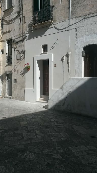 Visione diurna dell'ingresso della Casa Vacanze "Arco Cattedrale"