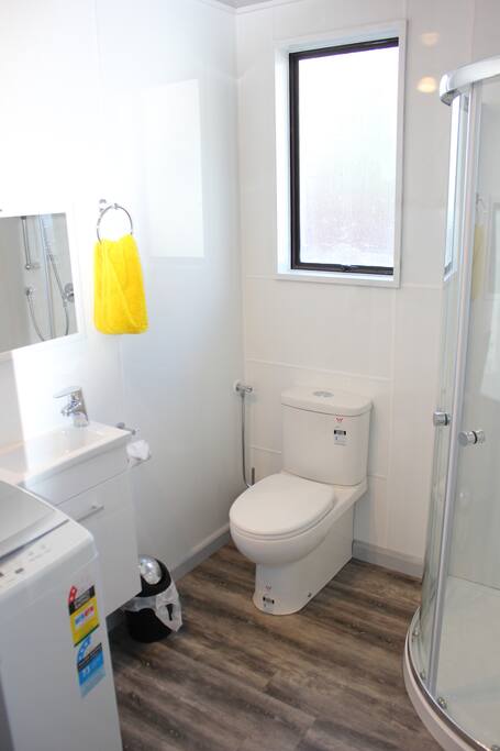 Bathroom / Laundry