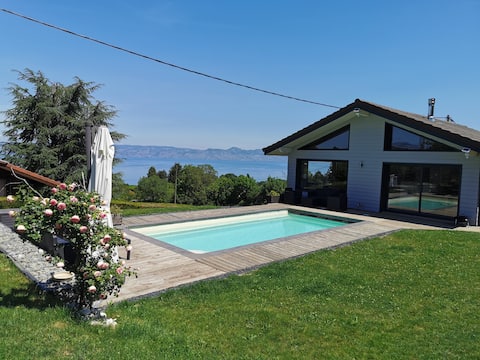 Pool villa with panoramic view of Lake Geneva