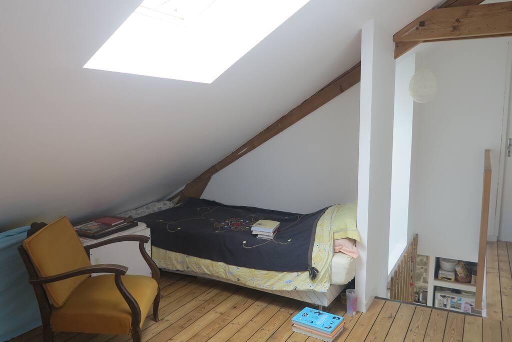 lit simple mezzanine
