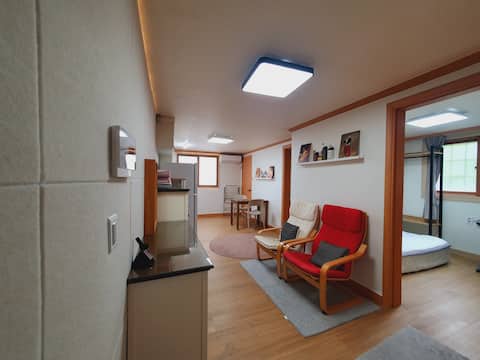 2 Room and living room, United Nations Eye Center, 50% off long-term stays, Byeongjeom Station, Dong