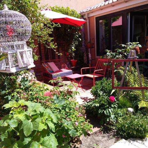 Popular Airbnb listing: The Little House of Rosendael in Dunkerque
