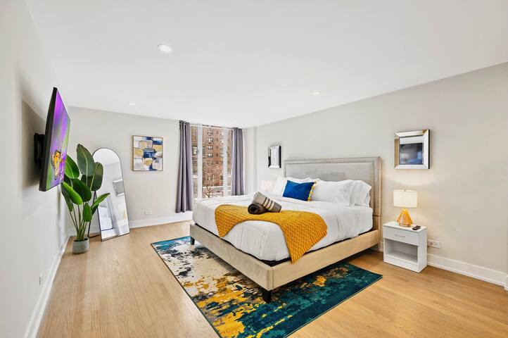 Modern MAG Mile 2BD/2BA (+Parking/Rooftop) gallery image 2