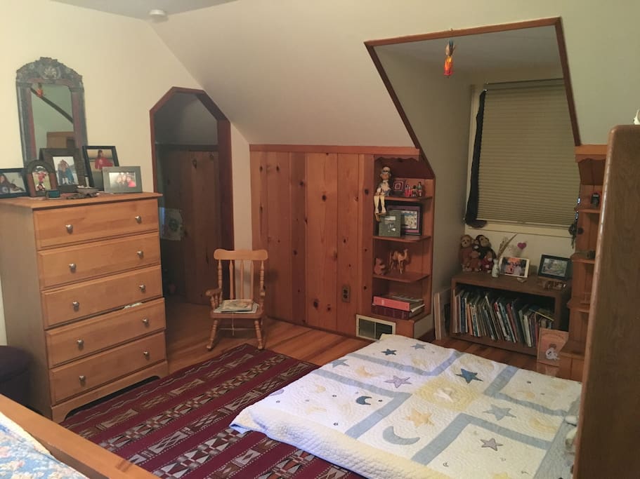 there is an additional mattress
shown here for kids...