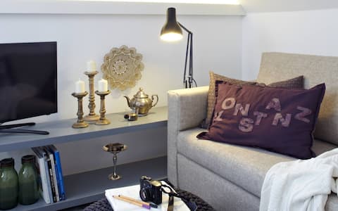 Leistungsstarkes Airbnb: Spacious and chic: barrier-free apartment (No. 5) in Konstanz