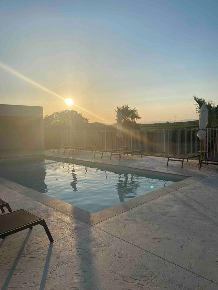 Gîte 2 Pers Avec Piscine Sur Grand Domaine - Béziers