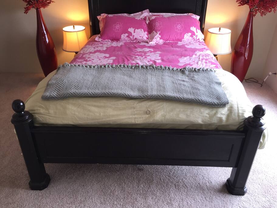 Master bedroom with queen bed.