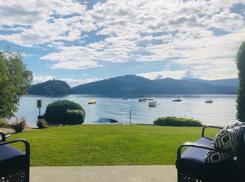 4 Bedroom Lakefront Townhome with Buoy & Dock