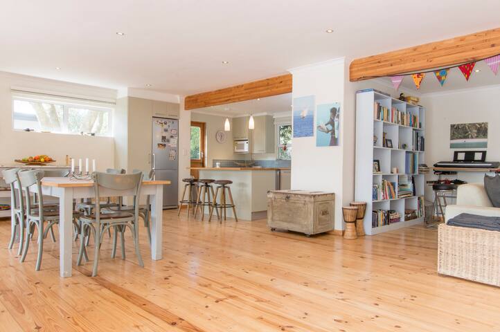 Orca Close Hideaway gallery image 5