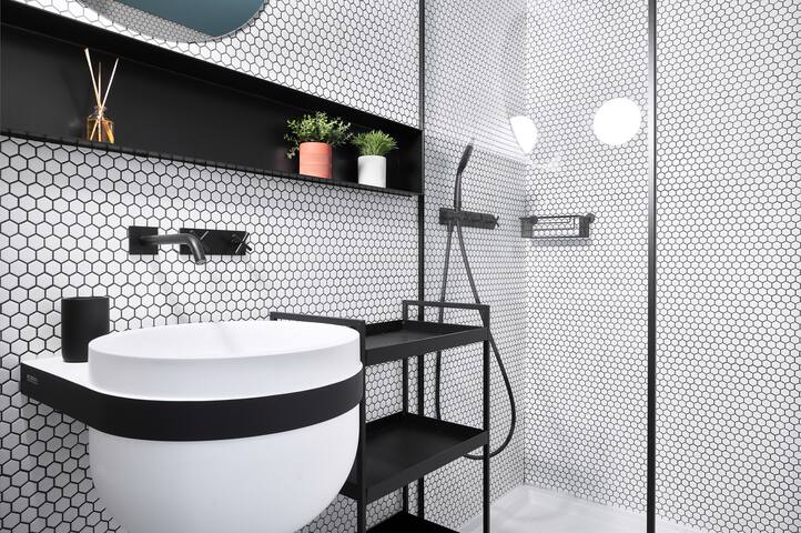 45 5 Blue Gem With River Views gallery image 4