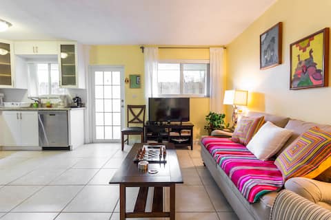 Successful Airbnb property: Coconut Grove 3 Bed 2 bath. 3 blocks from CocoWalk in Bird Grove East