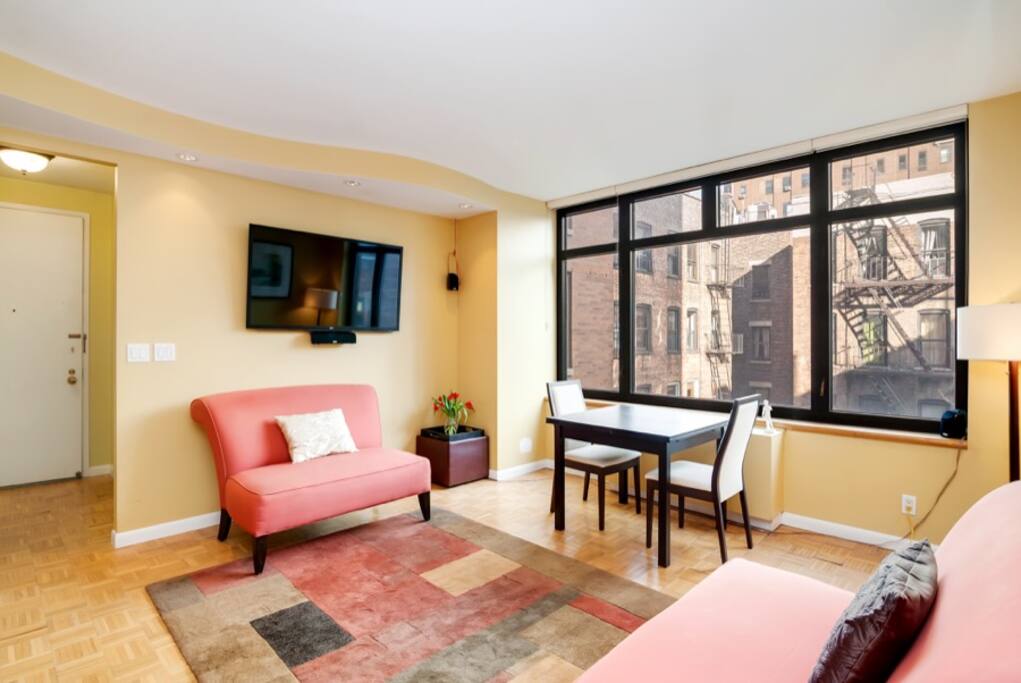 Clean and bright Living/Dining Room