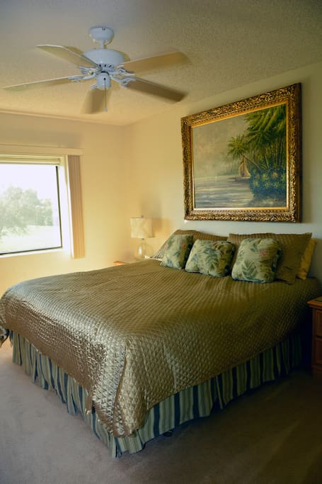 High-end eastern king mattress & oil painting in master