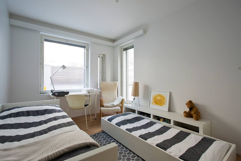 Airbnb room with two single bed