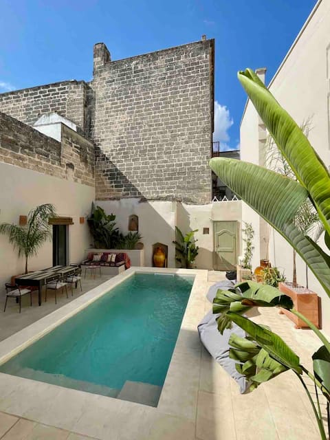 Corte Zuccaro, private pool, and courtyard