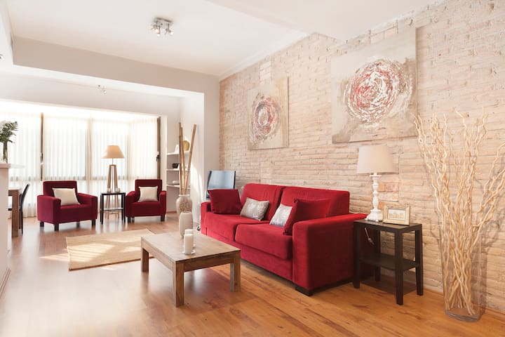 Stylish 3 br apartment in Barcelona