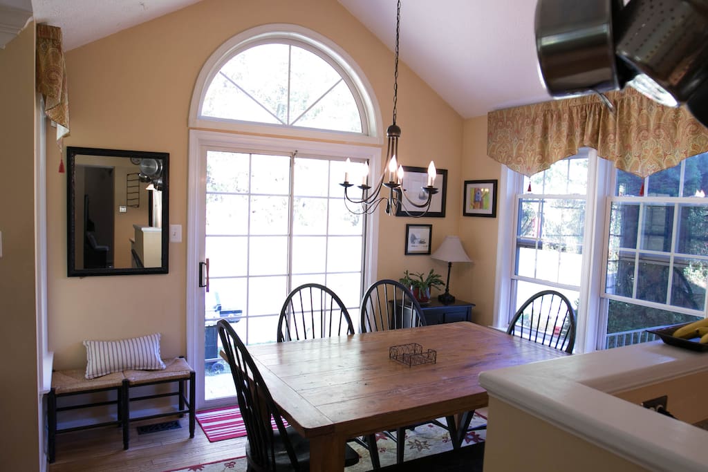 BREAKFAST ROOM