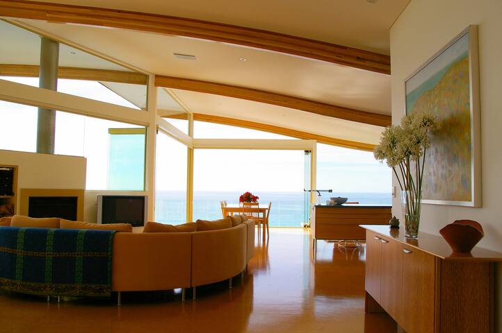 Eden at Bay of Fires Absolute Beachfront gallery image 2