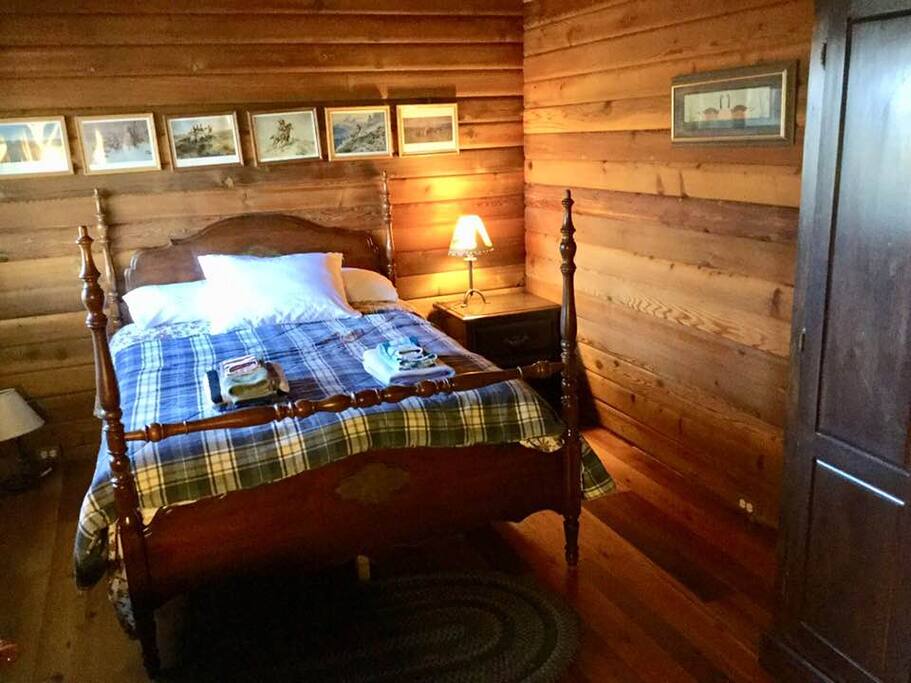 Bedroom #1 Upper Level / Double Bed
